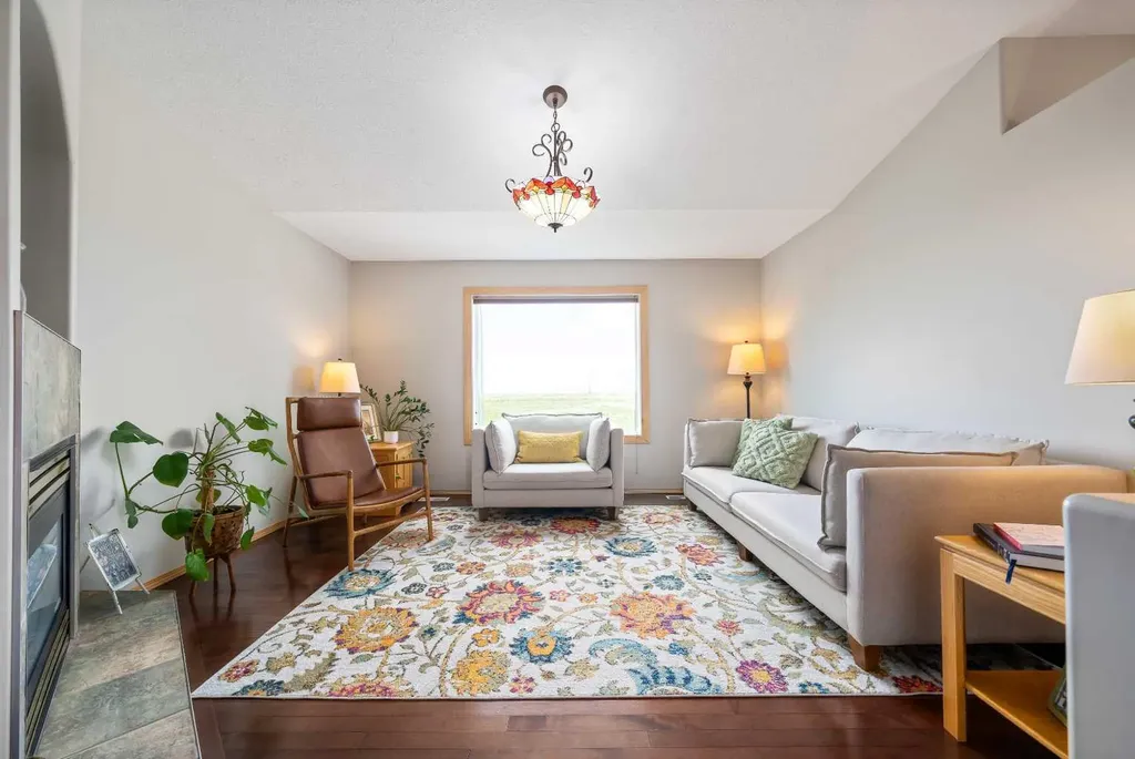 91 Hunt Crescent NE Medicine Hat AB T1C1Y4