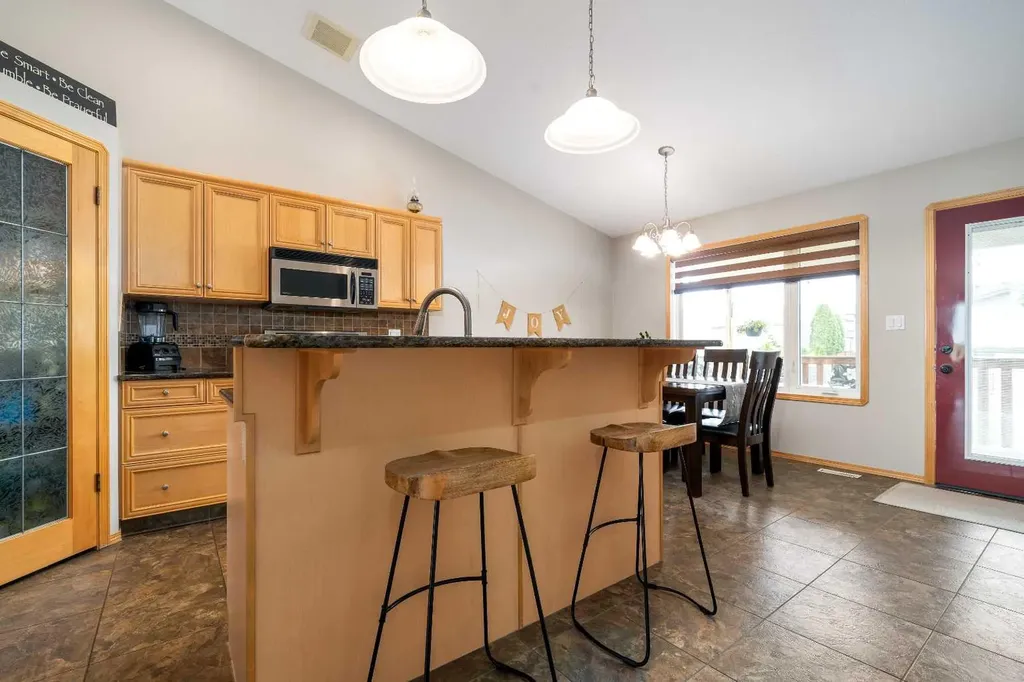 91 Hunt Crescent NE Medicine Hat AB T1C1Y4