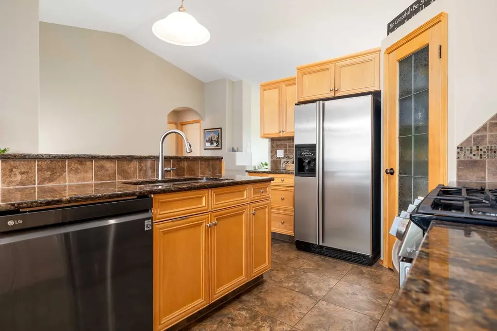 91 Hunt Crescent NE Medicine Hat AB T1C1Y4