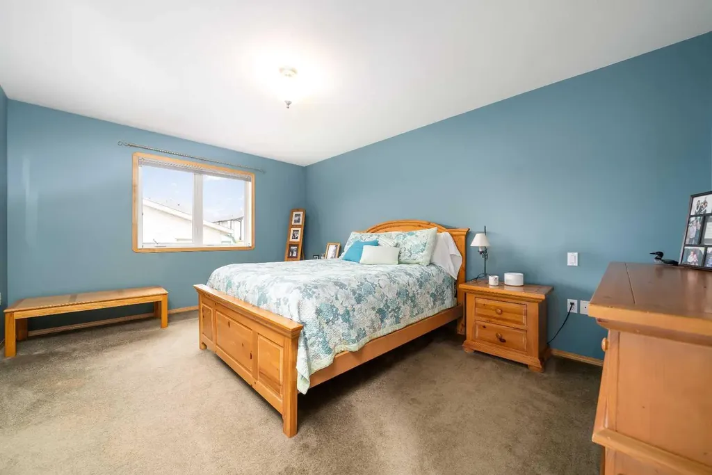 91 Hunt Crescent NE Medicine Hat AB T1C1Y4