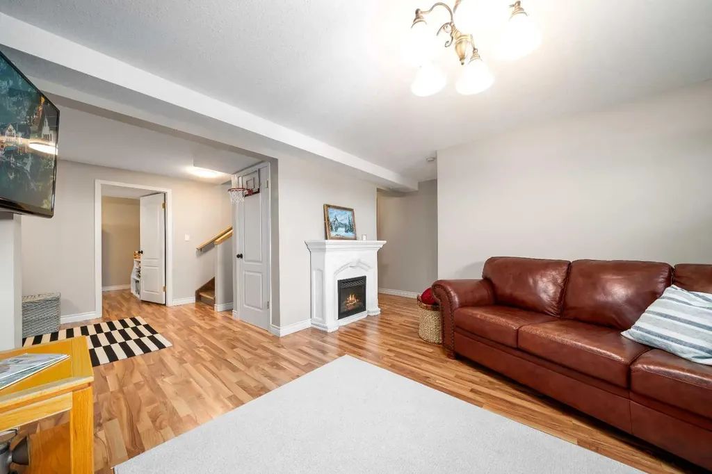 91 Hunt Crescent NE Medicine Hat AB T1C1Y4