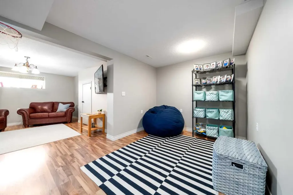 91 Hunt Crescent NE Medicine Hat AB T1C1Y4