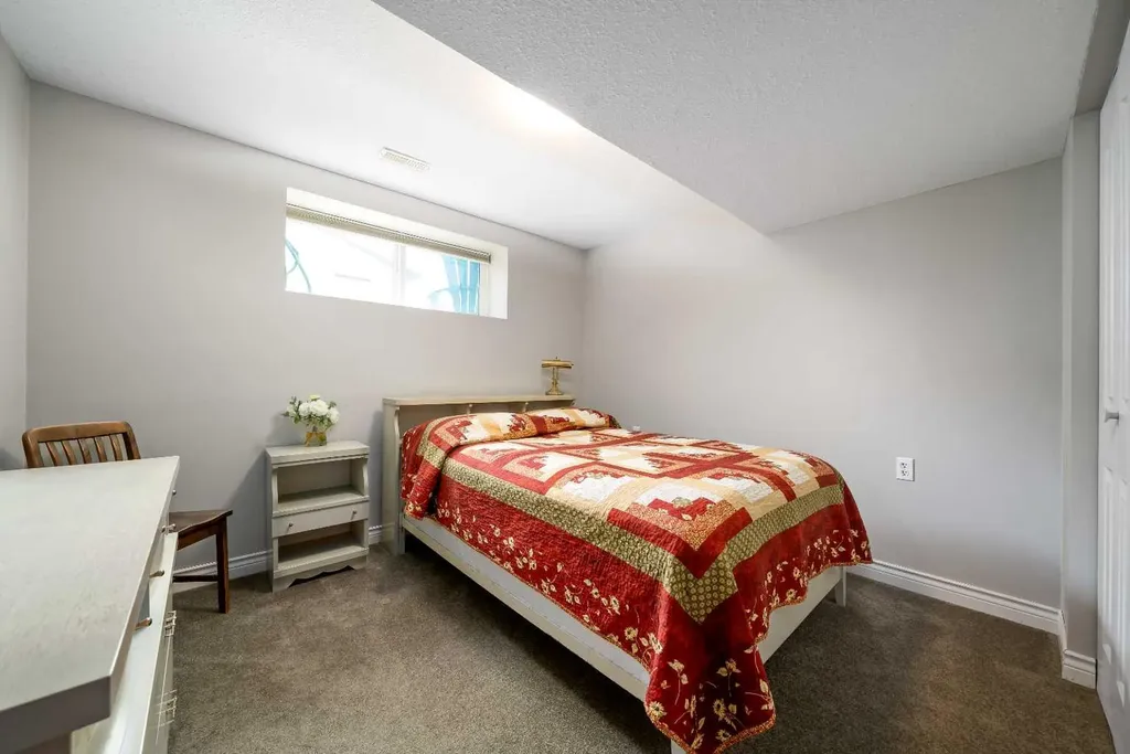 91 Hunt Crescent NE Medicine Hat AB T1C1Y4