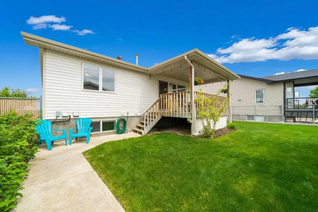 91 Hunt Crescent NE Medicine Hat AB T1C1Y4
