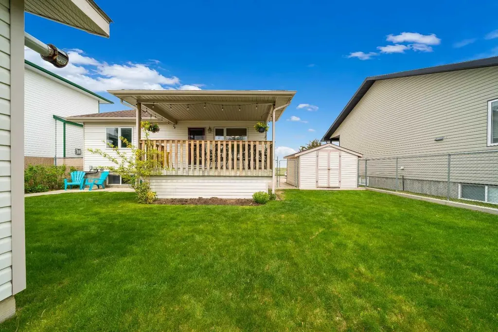 91 Hunt Crescent NE Medicine Hat AB T1C1Y4