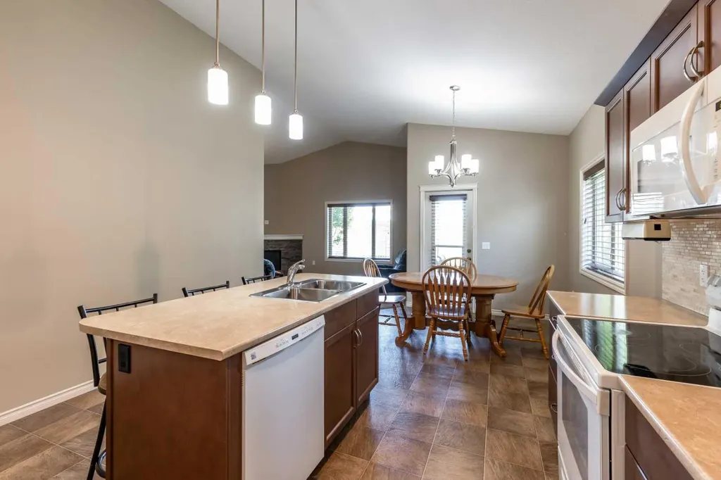 16 Wheatland Drive SE Medicine Hat AB T1B 0M7