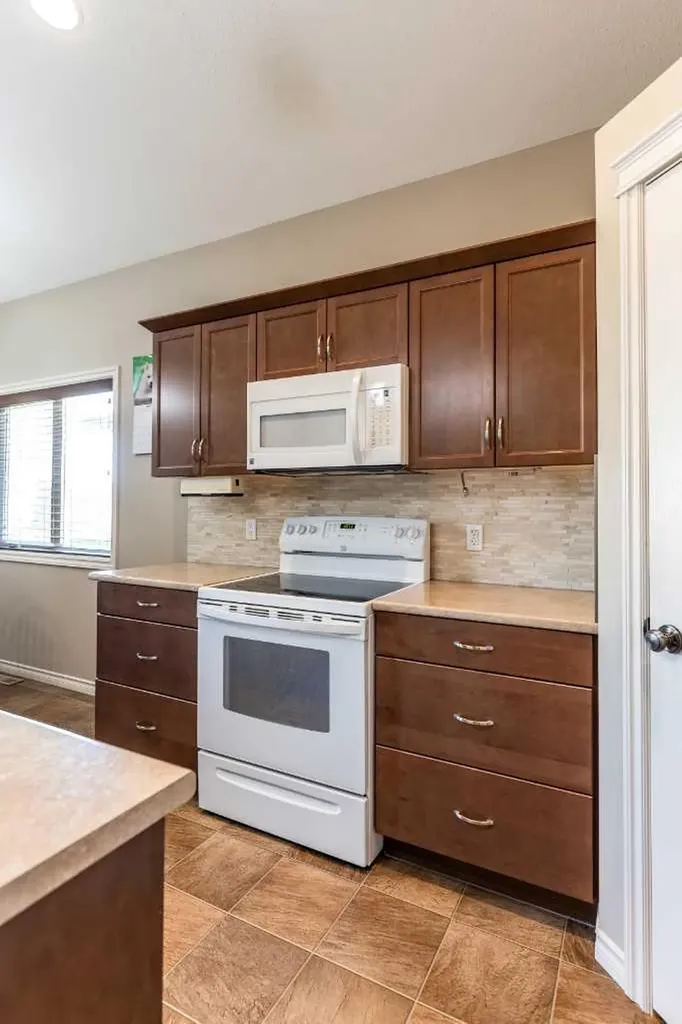 16 Wheatland Drive SE Medicine Hat AB T1B 0M7