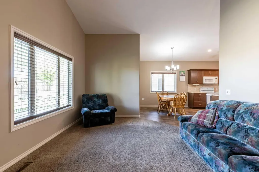 16 Wheatland Drive SE Medicine Hat AB T1B 0M7