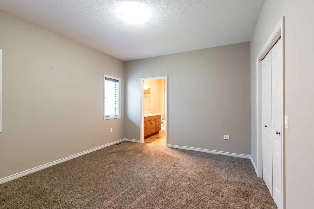 16 Wheatland Drive SE Medicine Hat AB T1B 0M7