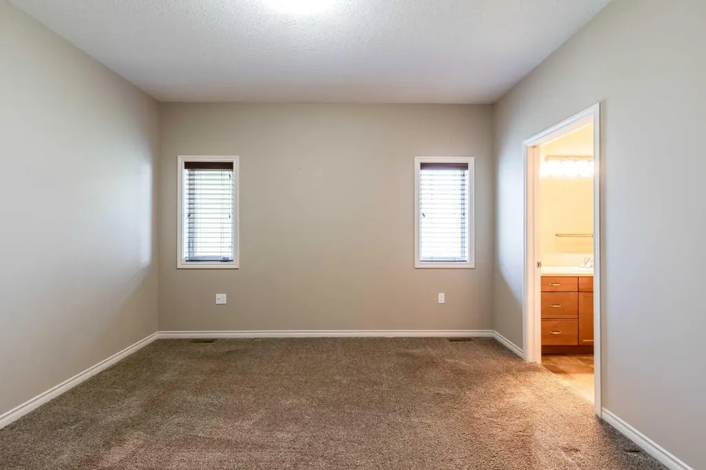 16 Wheatland Drive SE Medicine Hat AB T1B 0M7