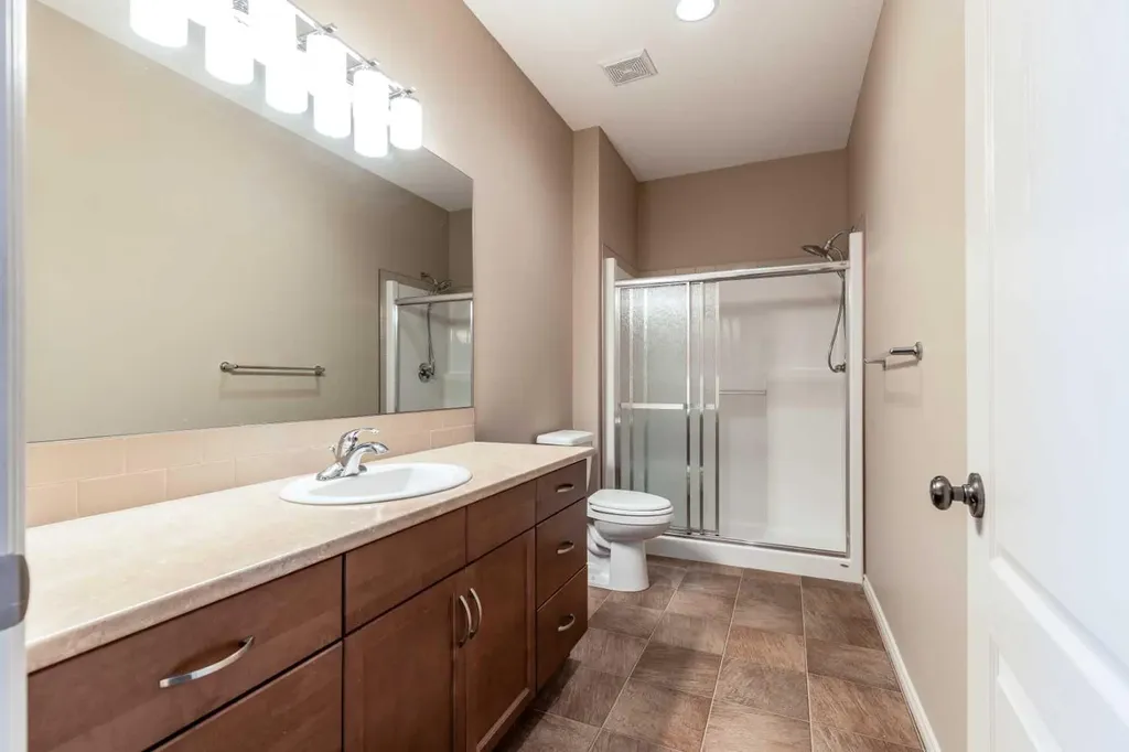 16 Wheatland Drive SE Medicine Hat AB T1B 0M7