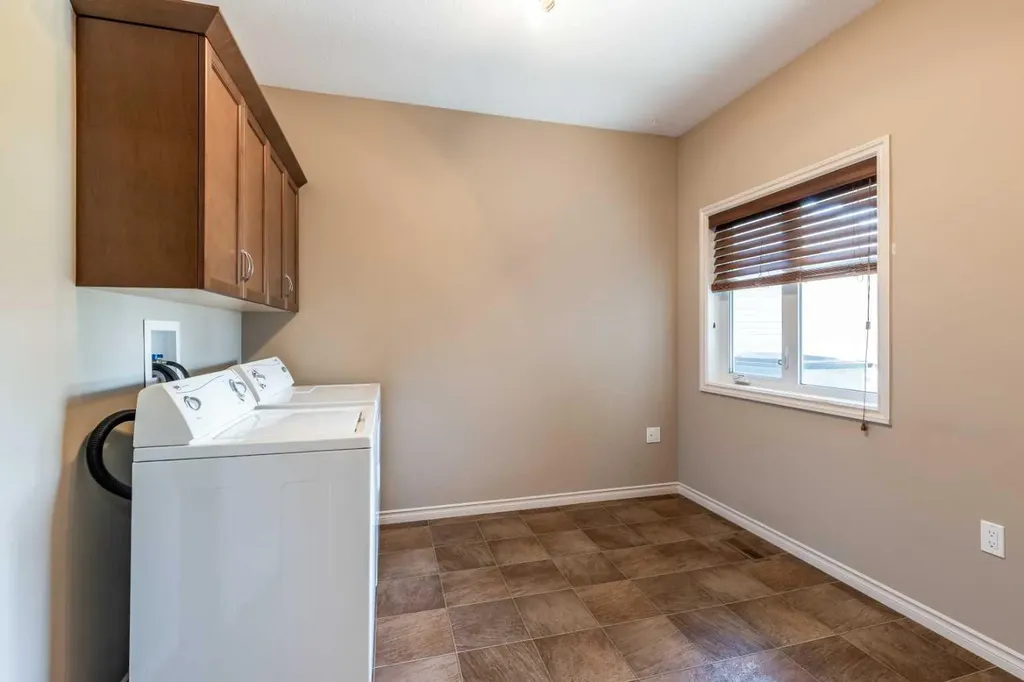 16 Wheatland Drive SE Medicine Hat AB T1B 0M7
