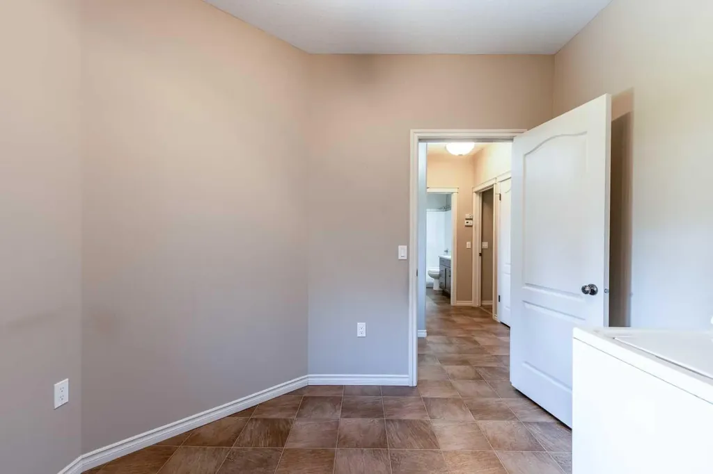 16 Wheatland Drive SE Medicine Hat AB T1B 0M7