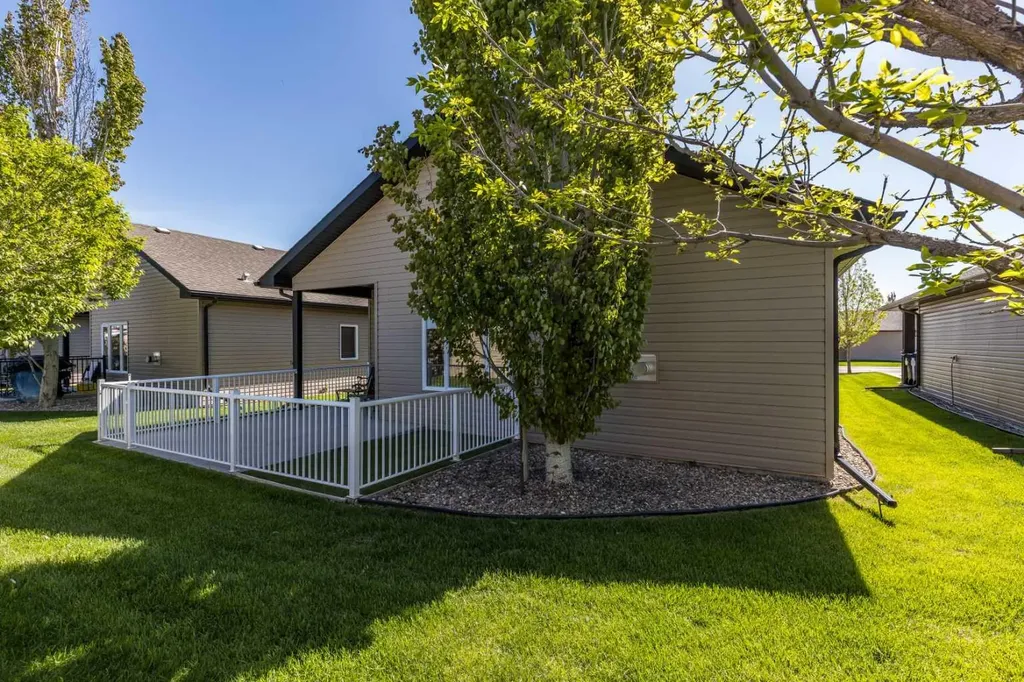 16 Wheatland Drive SE Medicine Hat AB T1B 0M7