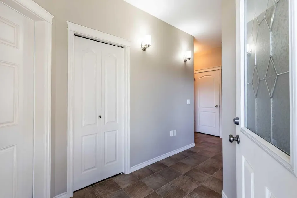 16 Wheatland Drive SE Medicine Hat AB T1B 0M7