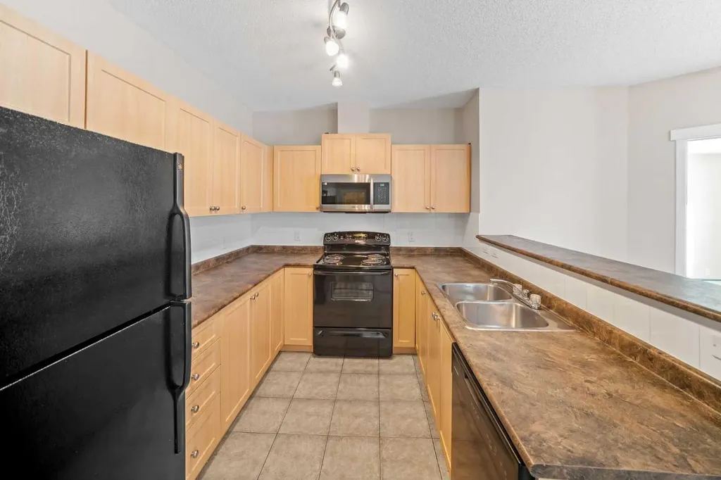 333 Taravista Drive NE Calgary AB T3J0H3