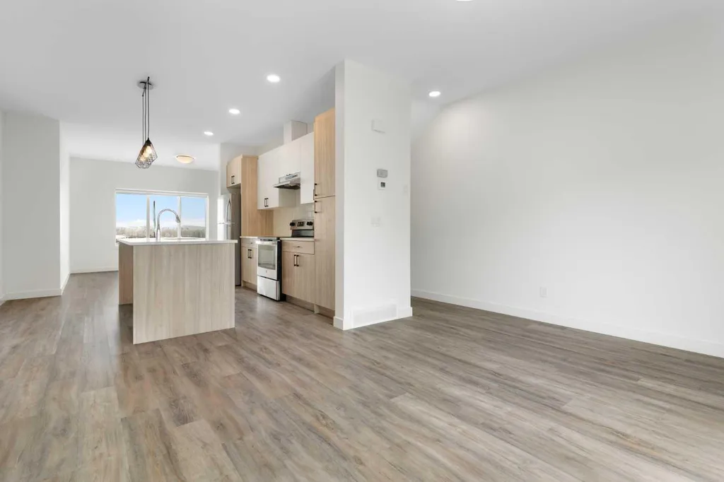 24 Rivercrest Drive Cochrane AB T4C 2C8