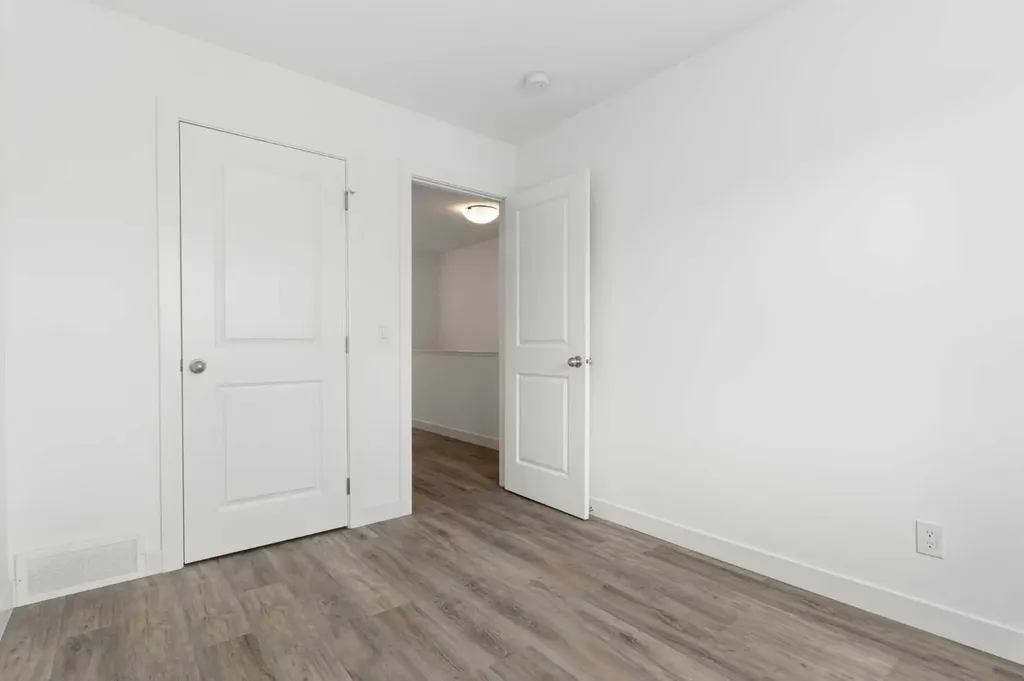 24 Rivercrest Drive Cochrane AB T4C 2C8