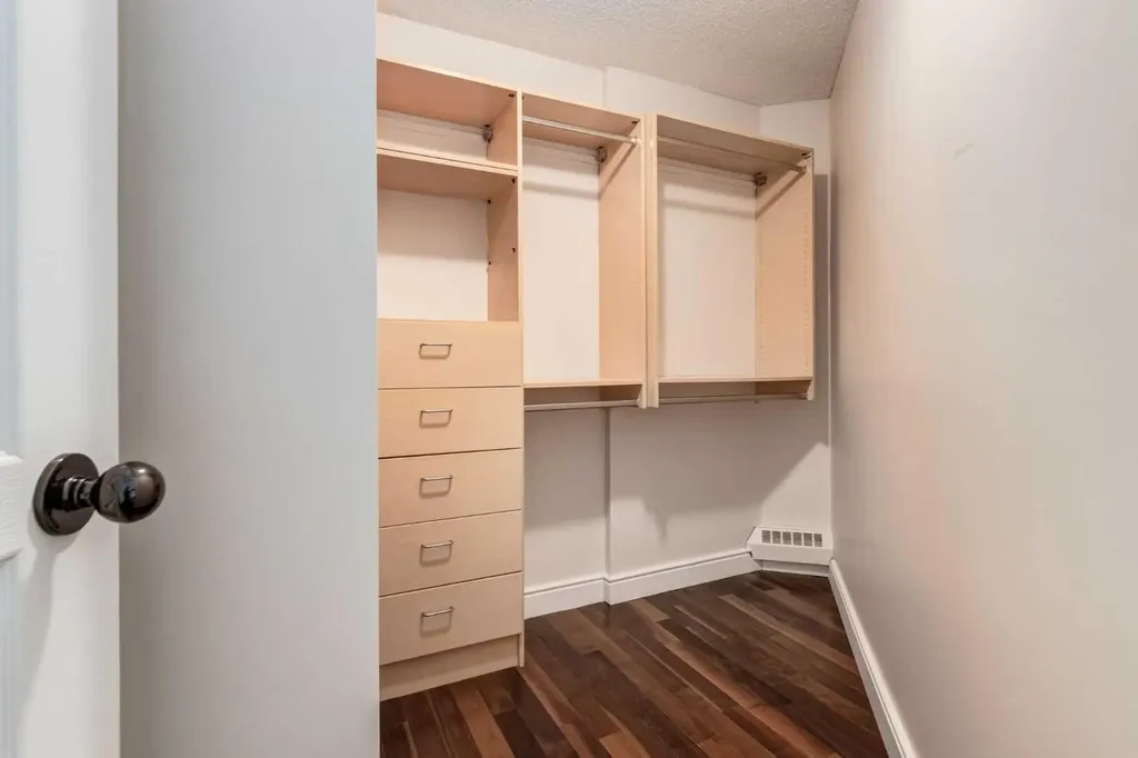 400 Eau Claire Avenue SW Calgary AB T2P 4X2