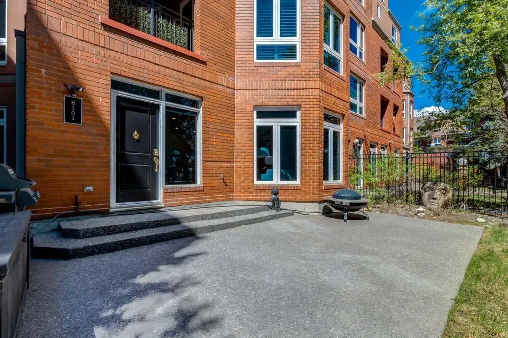 400 Eau Claire Avenue SW Calgary AB T2P 4X2