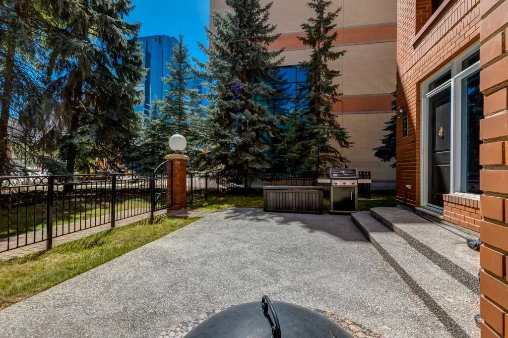 400 Eau Claire Avenue SW Calgary AB T2P 4X2