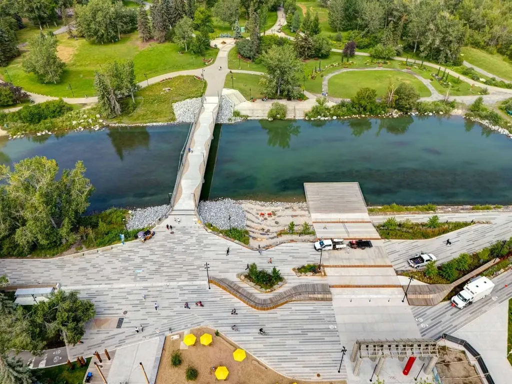 400 Eau Claire Avenue SW Calgary AB T2P 4X2
