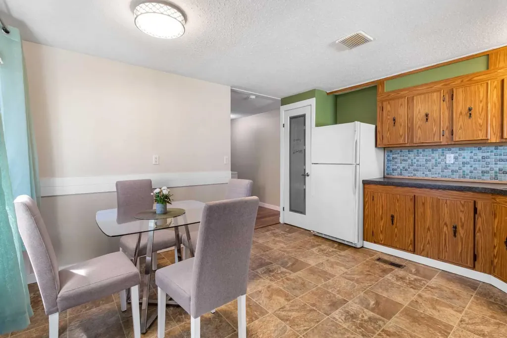 5344 76 Street Red Deer AB T4P 2A6