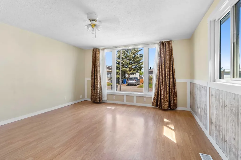5344 76 Street Red Deer AB T4P 2A6