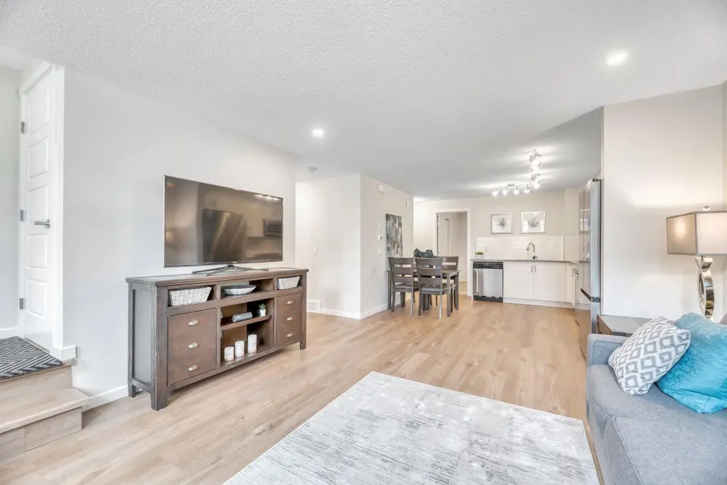 314 Cranbrook Square SE Calgary AB T3M 3E3