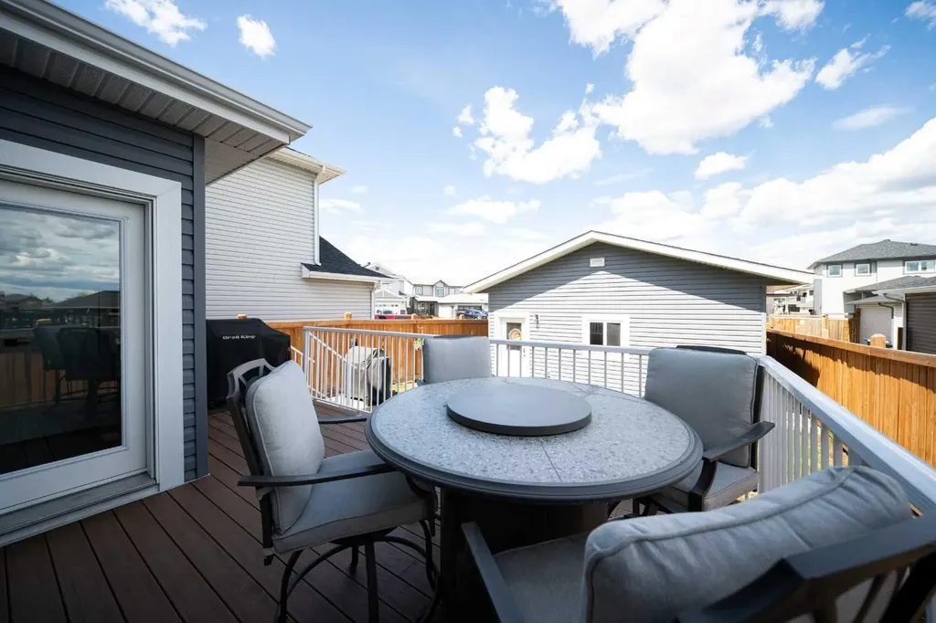 220 Warren Way Fort Mcmurray AB T9H 5H9