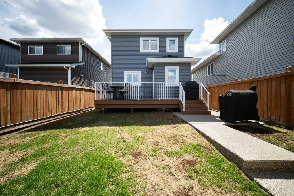220 Warren Way Fort Mcmurray AB T9H 5H9
