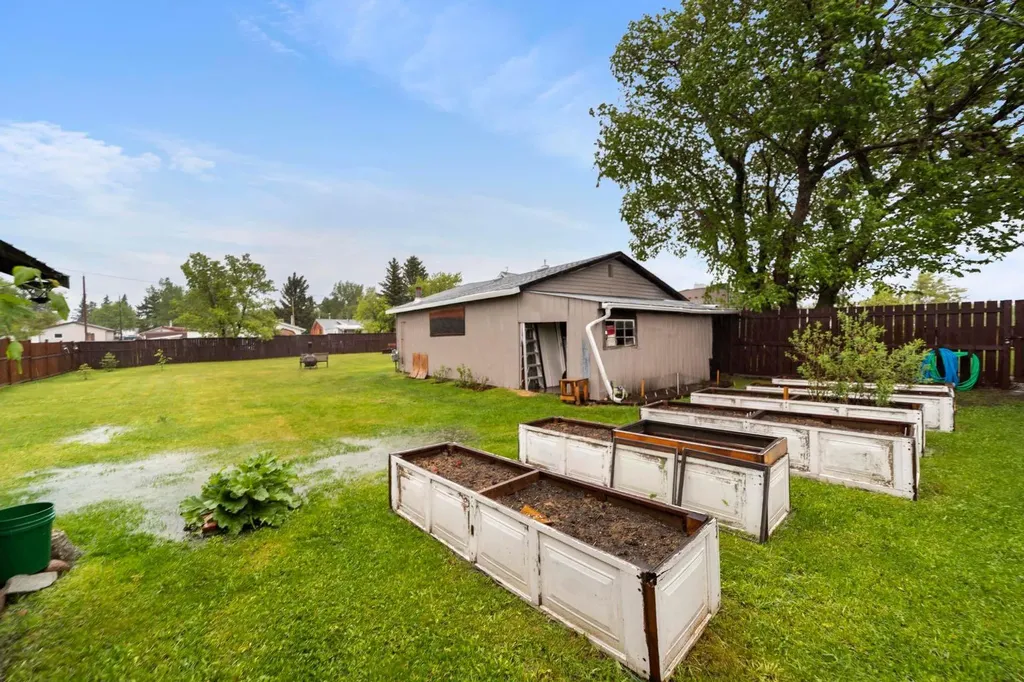 1014 Main Street Ohaton AB T0B3P0