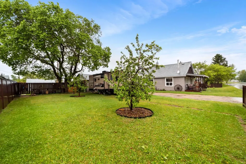 1014 Main Street Ohaton AB T0B3P0