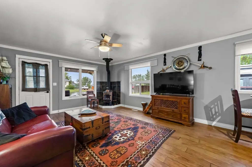 1014 Main Street Ohaton AB T0B3P0
