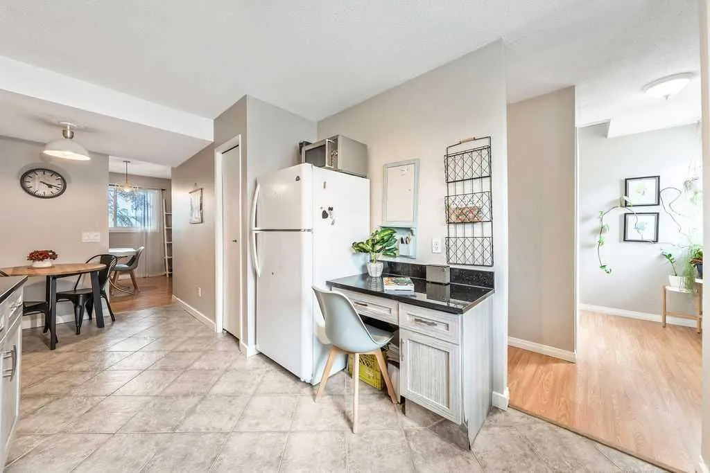 6630 Bowwood Drive NW Calgary AB T3B 2G9