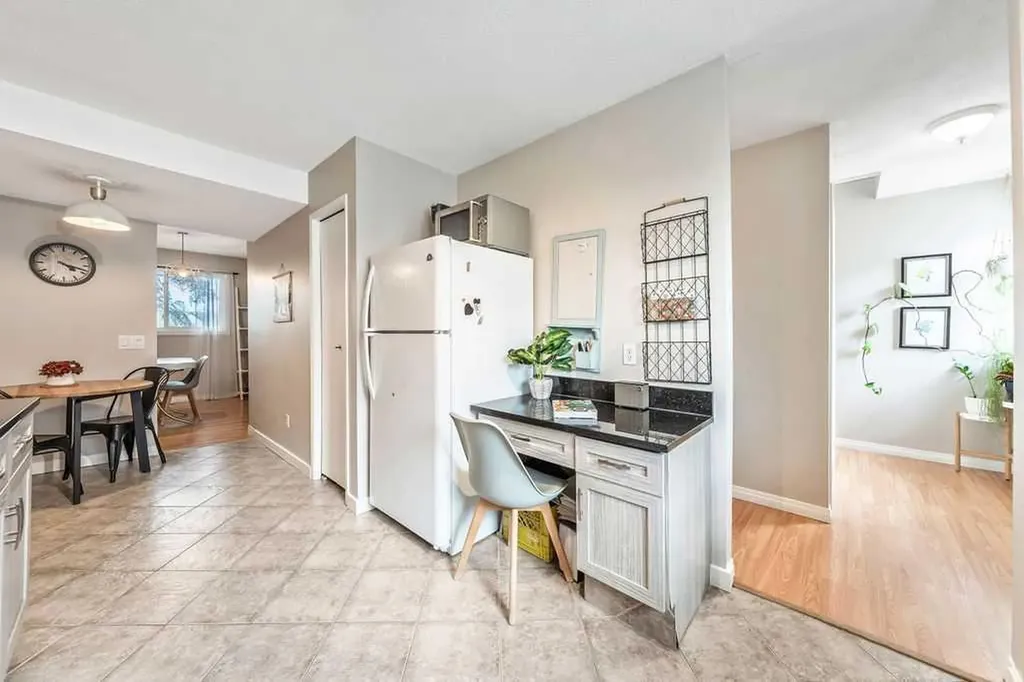 6630 Bowwood Drive NW Calgary AB T3B 2G9