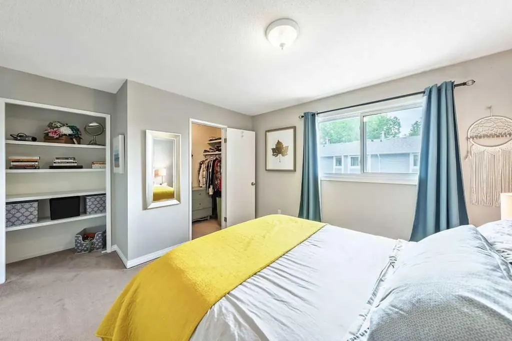 6630 Bowwood Drive NW Calgary AB T3B 2G9
