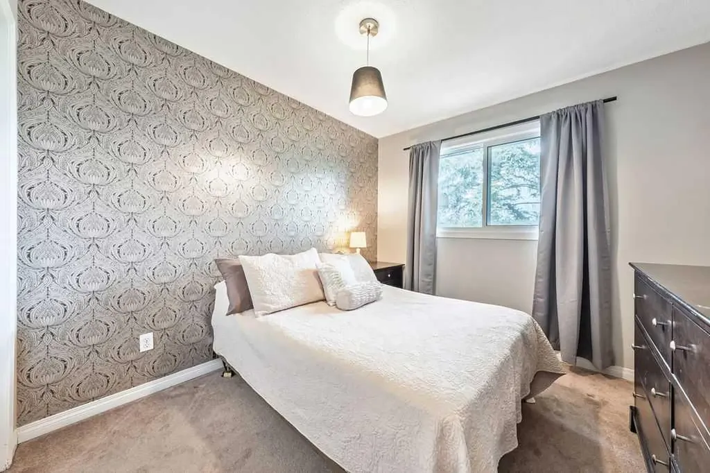 6630 Bowwood Drive NW Calgary AB T3B 2G9
