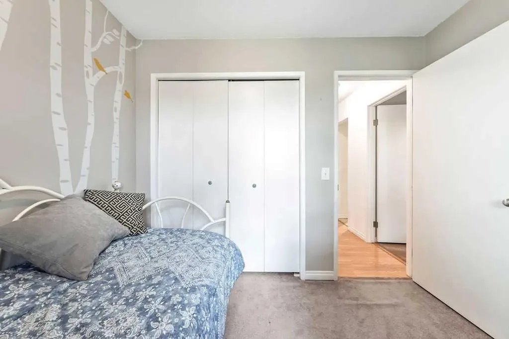 6630 Bowwood Drive NW Calgary AB T3B 2G9