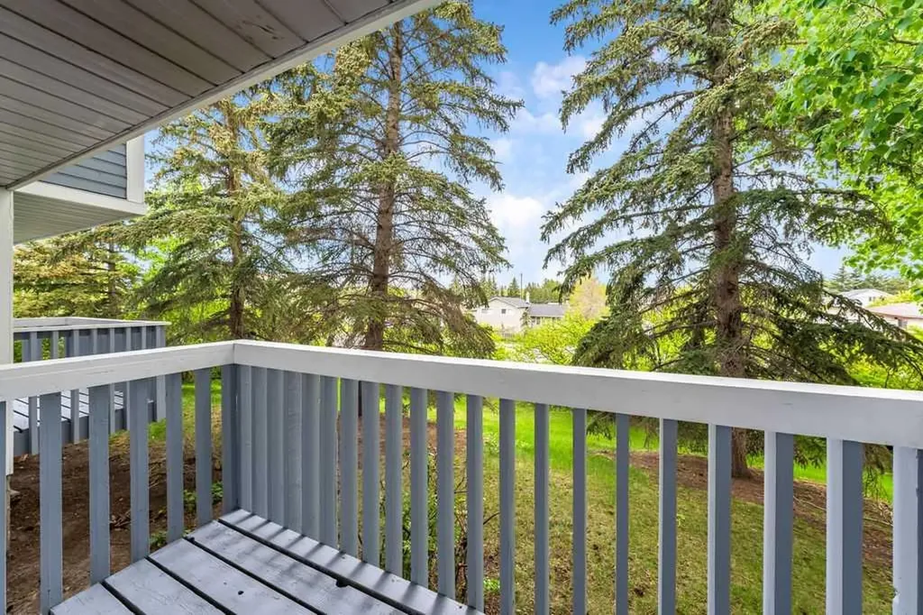 6630 Bowwood Drive NW Calgary AB T3B 2G9