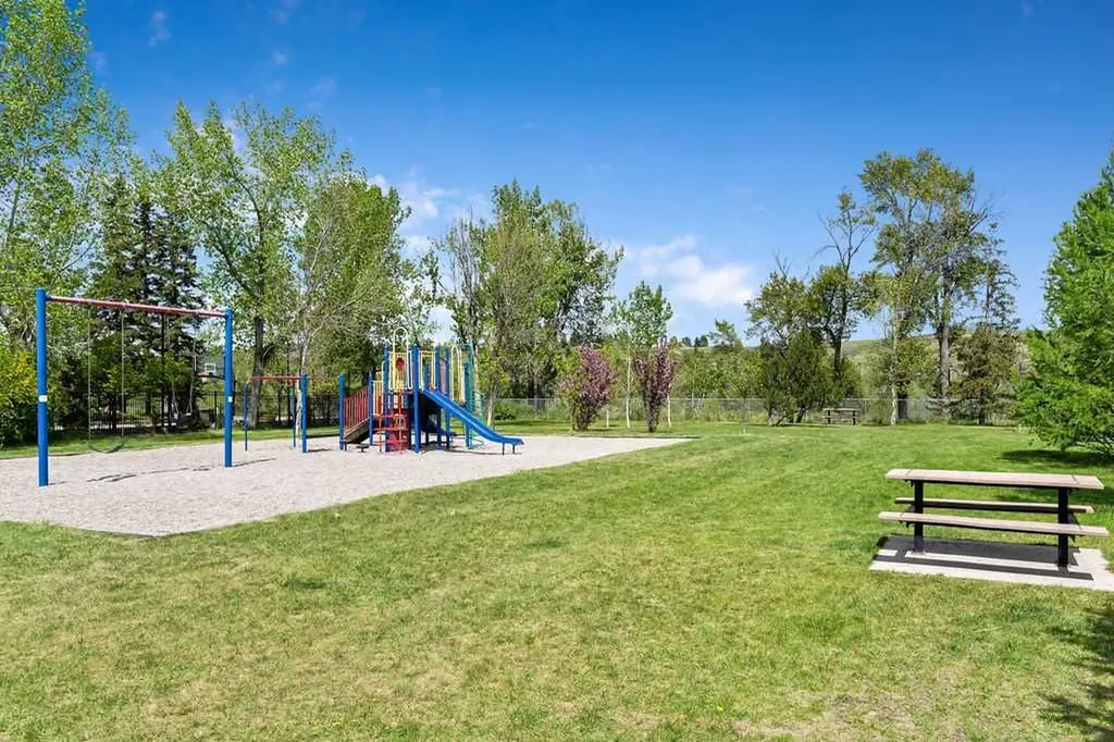 6630 Bowwood Drive NW Calgary AB T3B 2G9