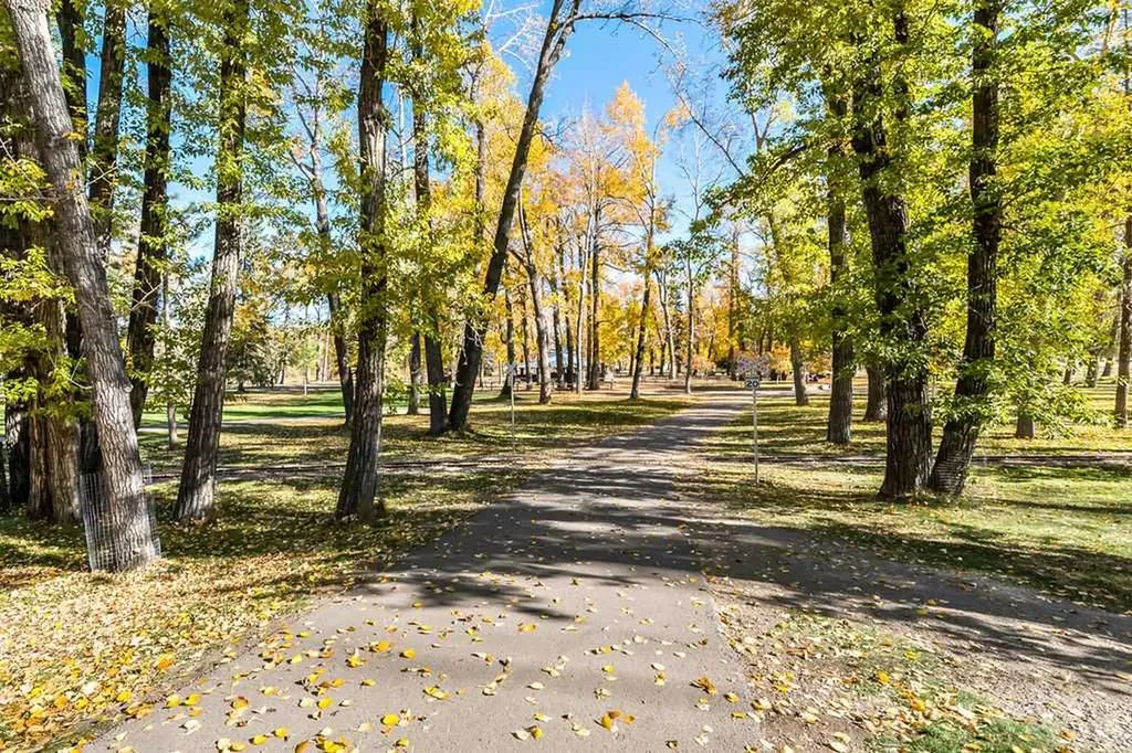 6630 Bowwood Drive NW Calgary AB T3B 2G9