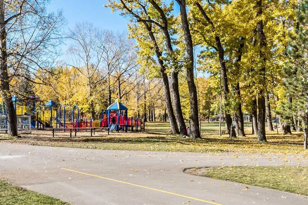 6630 Bowwood Drive NW Calgary AB T3B 2G9