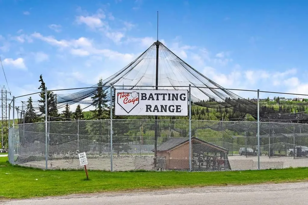 6630 Bowwood Drive NW Calgary AB T3B 2G9