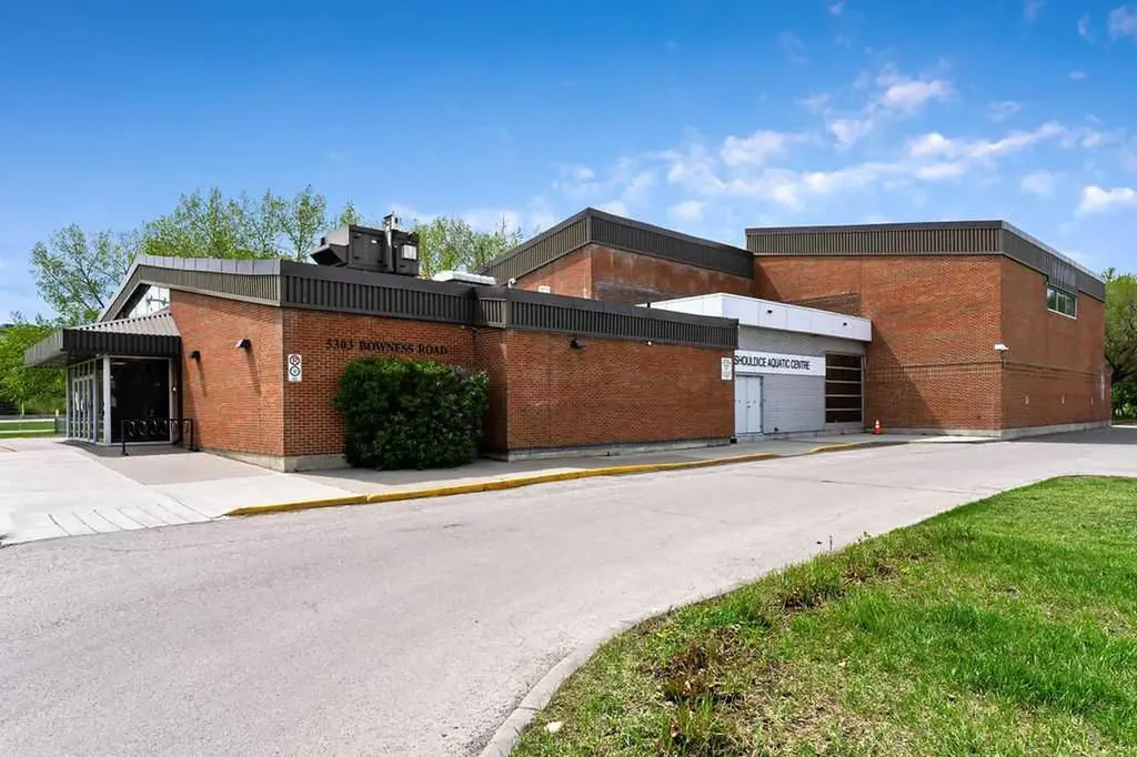 6630 Bowwood Drive NW Calgary AB T3B 2G9