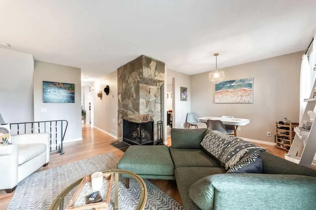 6630 Bowwood Drive NW Calgary AB T3B 2G9