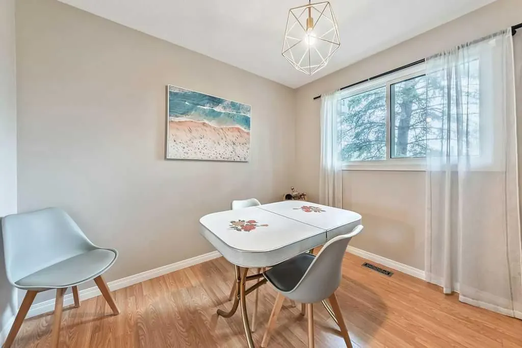 6630 Bowwood Drive NW Calgary AB T3B 2G9