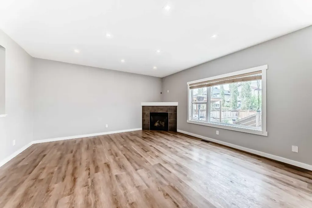 32 Copperleaf Way SE Calgary AB T2Z 0H8
