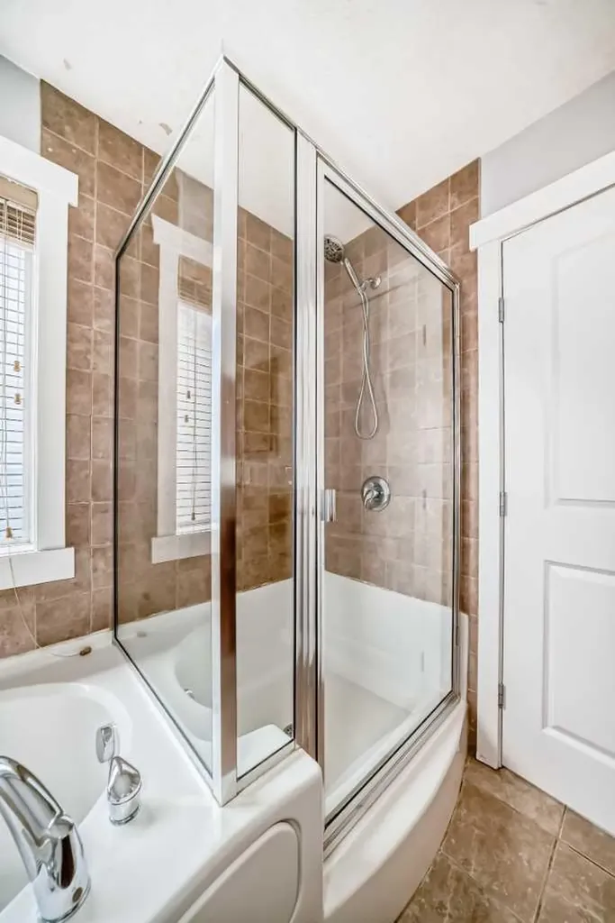 32 Copperleaf Way SE Calgary AB T2Z 0H8