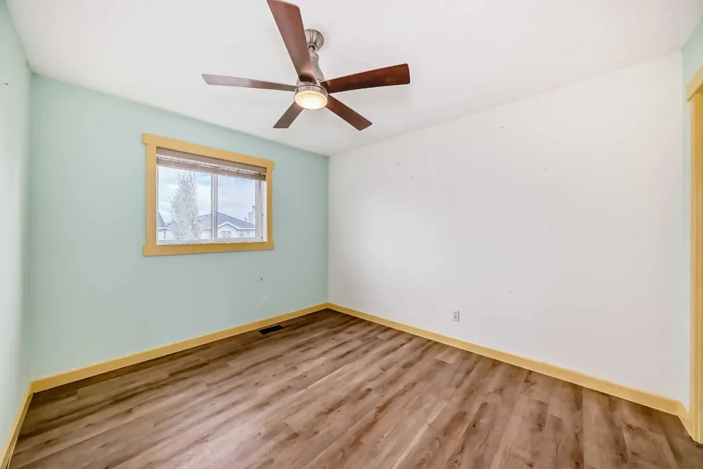 32 Copperleaf Way SE Calgary AB T2Z 0H8